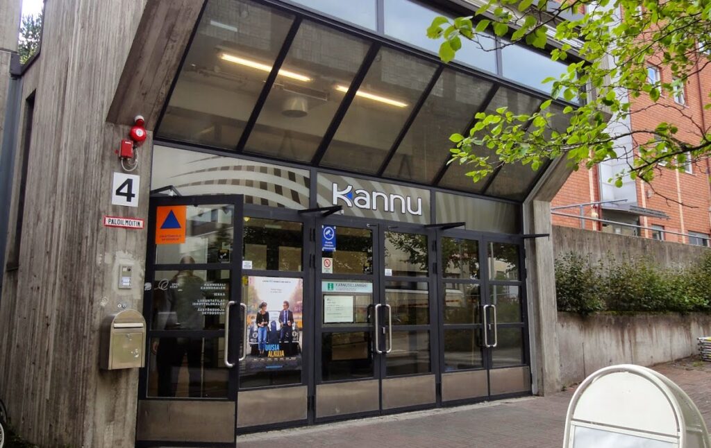 Ashihara karate harjoittelu Espoo Kannusillanmäessä